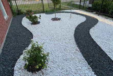 White Marble and Tejas Gravel