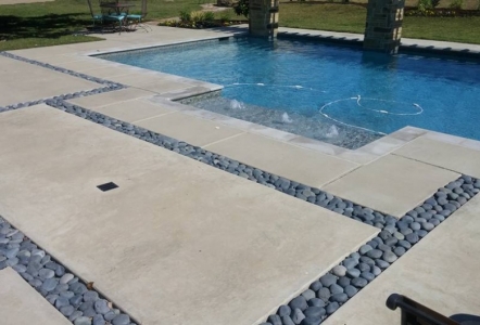 Mexican Beach Pebbles used as joint filler.