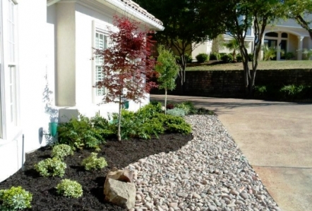 Arizona River Rock, Moss Boulders, Black Mulch