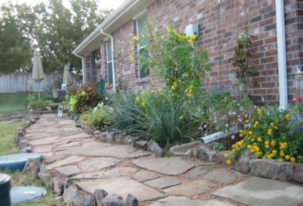 Oklahoma Flagstone, Decomposed Granite, & Moss Boulders