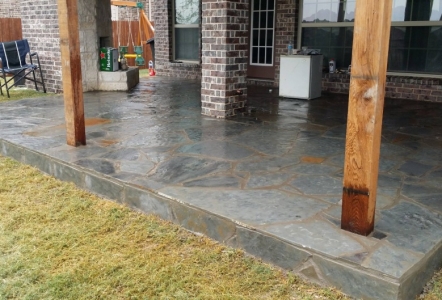 Silvermist Flagstone Patio (view 2)