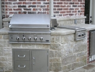 Lueders Stone used on this outdoor kitchen.